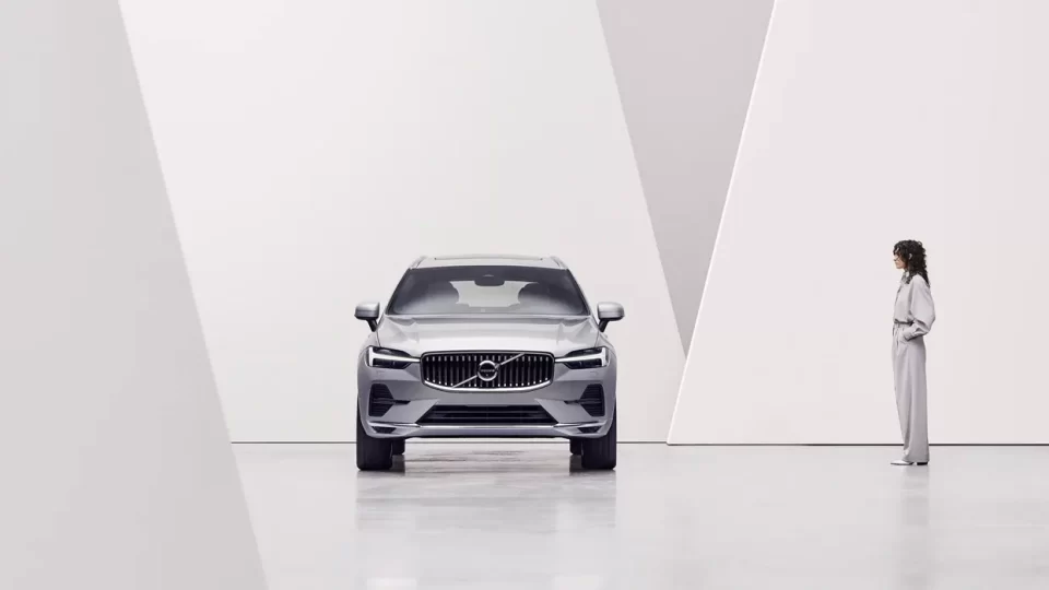 xc60-gallery-1-16x9-1.webp