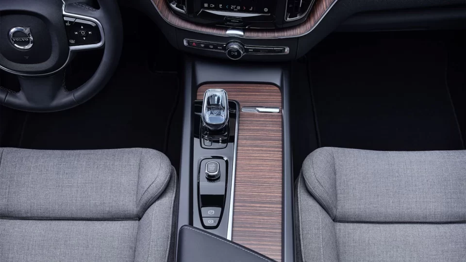 xc60-gallery-7-16x9-1.webp